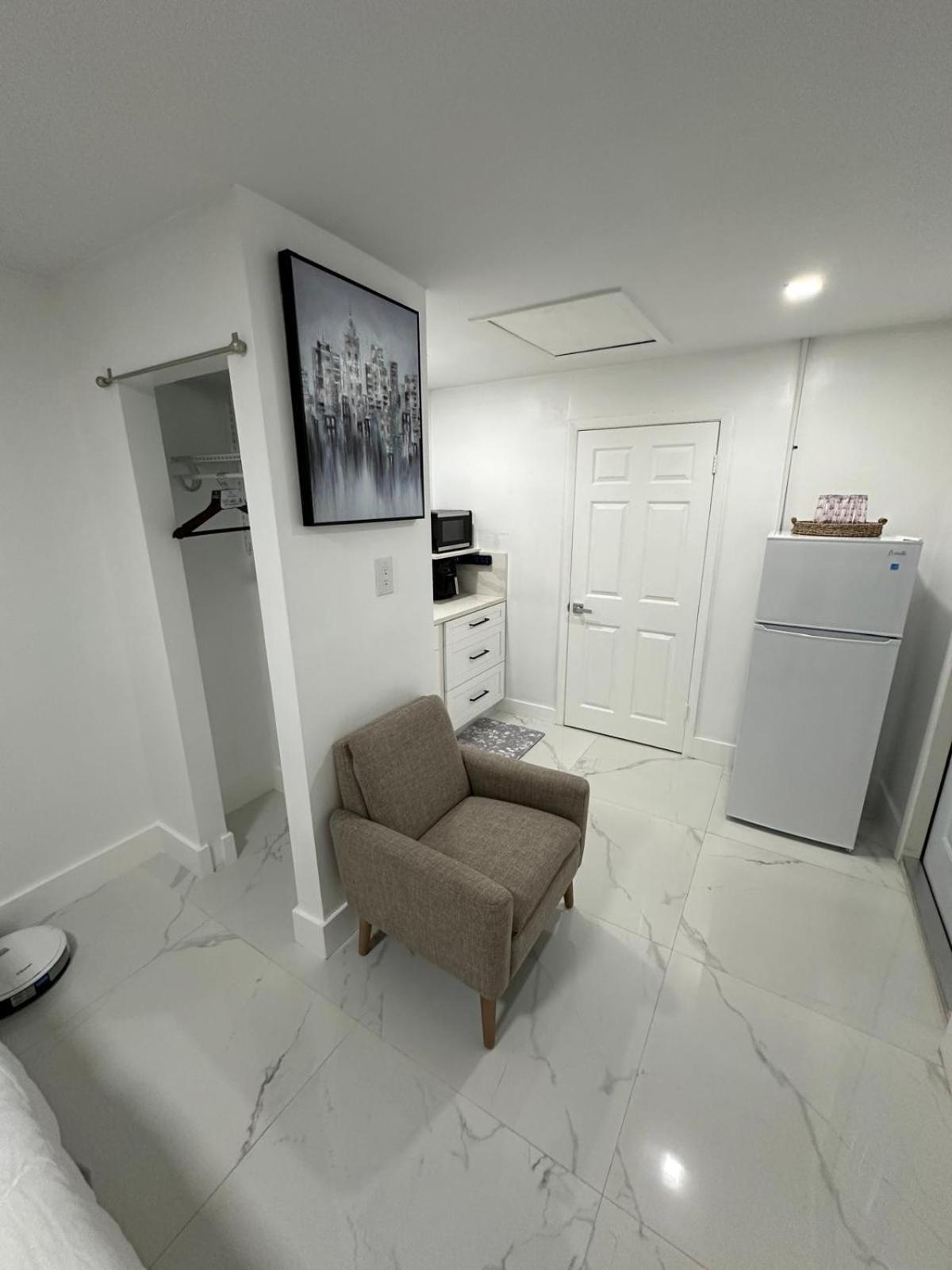 Adrien Guest Studio Miami Gardens Ngoại thất bức ảnh